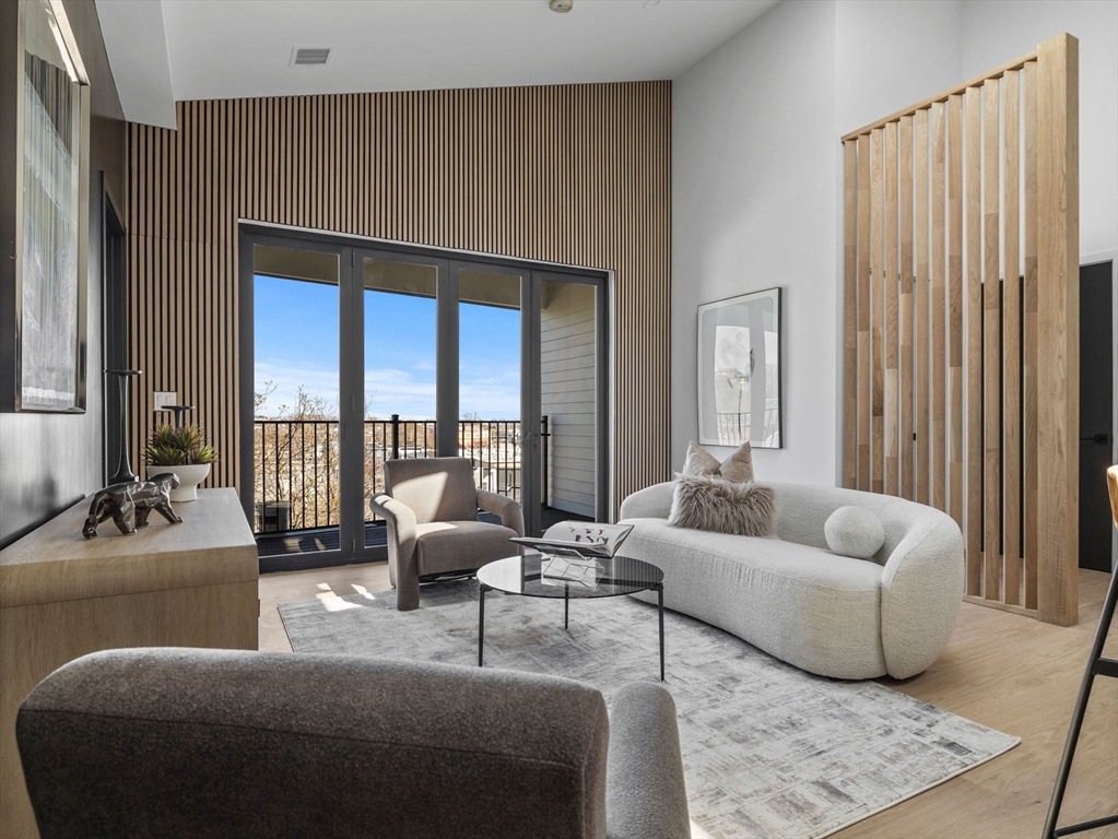 22 High Street Unit: PH13