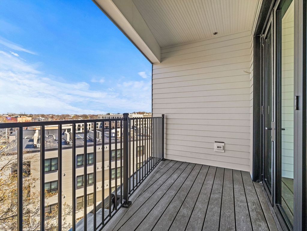 22 High Street Unit: PH13