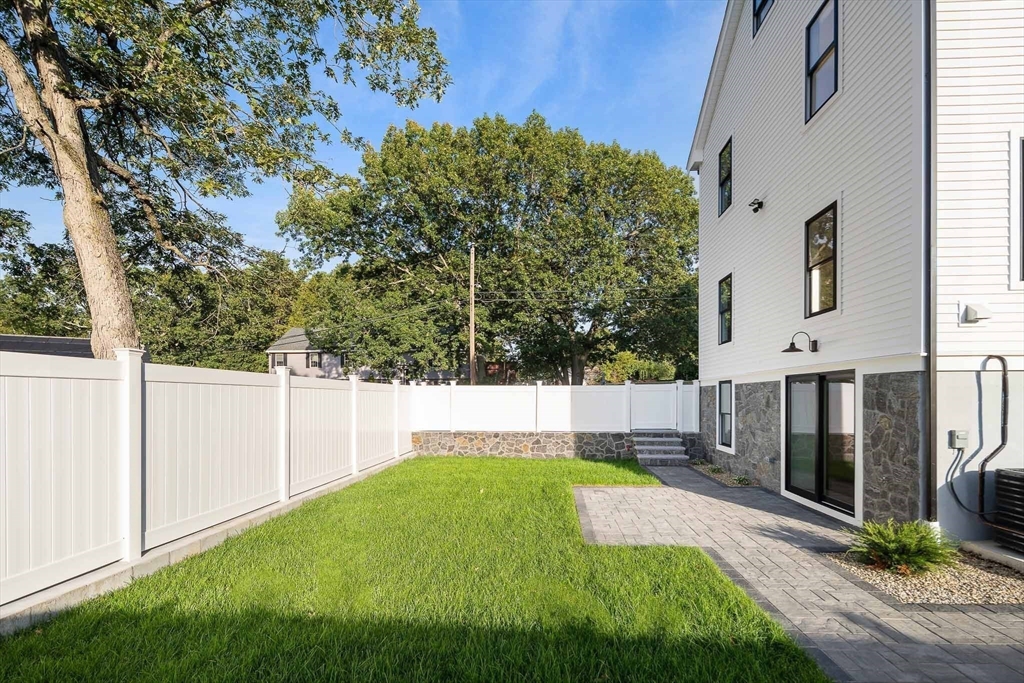 3 Frank St