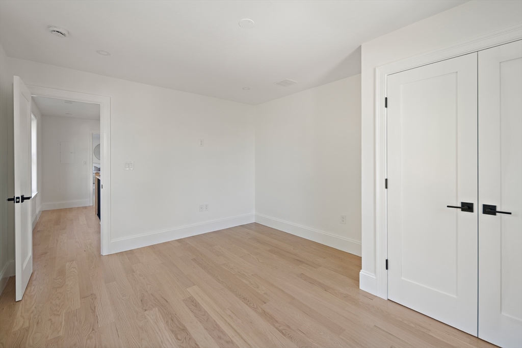 3 Frank St
