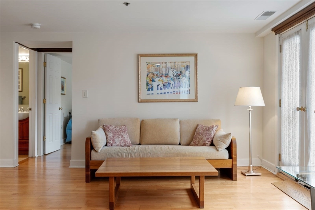 100 Fulton Street # 4V