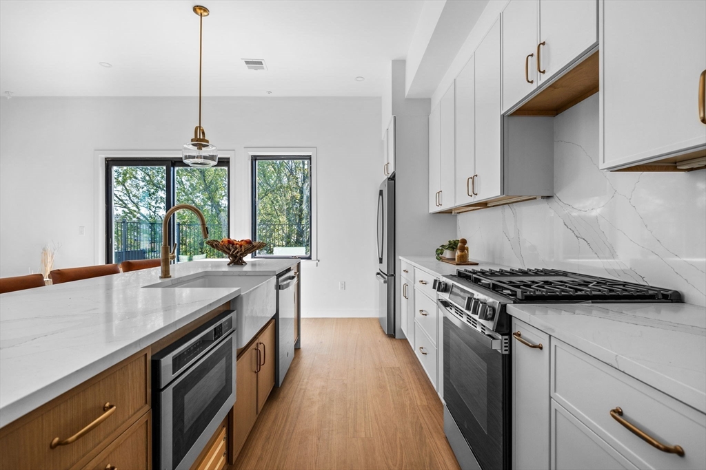 125 Addison Street # 309