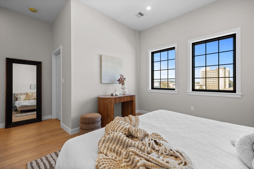 125 Addison Street # 309