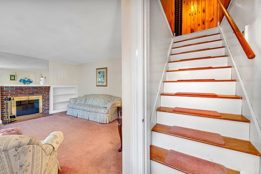 375 Marrett Rd, Lexington