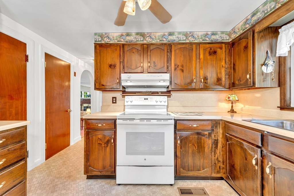 375 Marrett Rd, Lexington