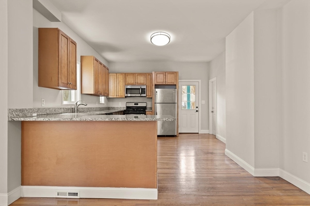 67 School St # 1, Everett Unit: 1