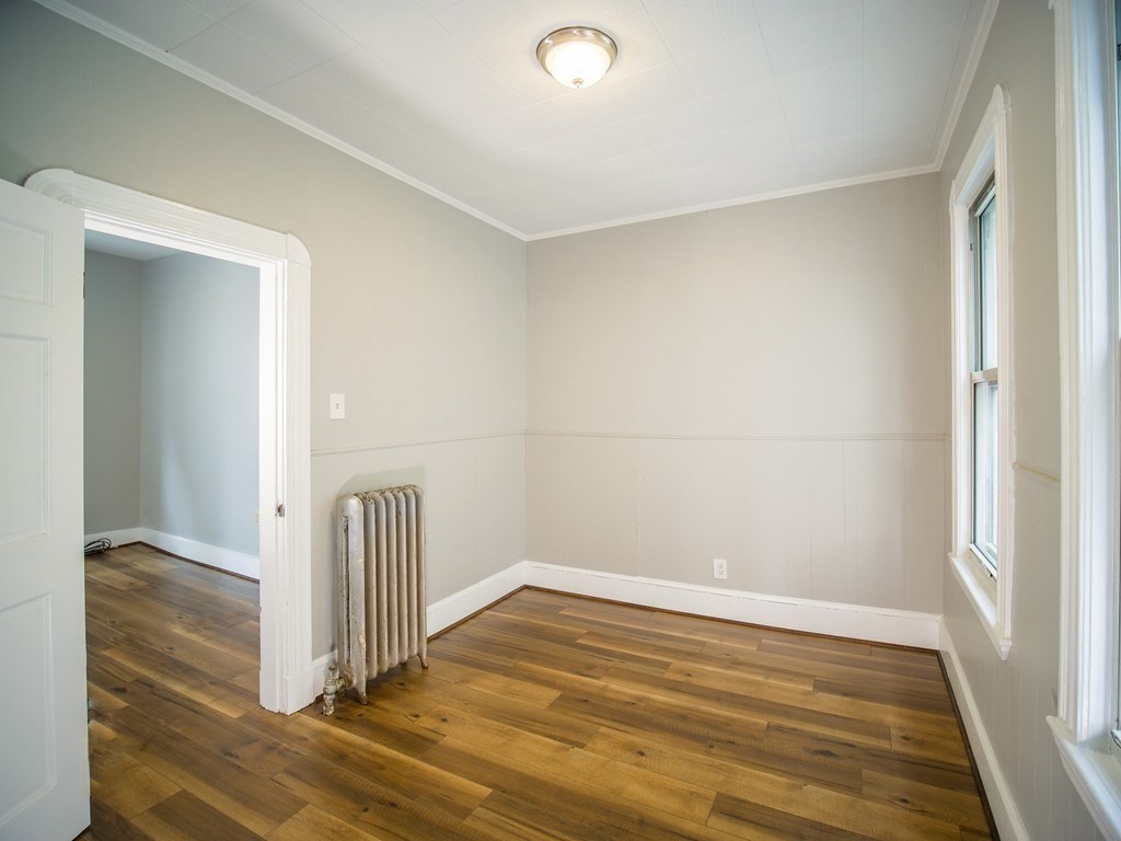 428 Saratoga St, Boston