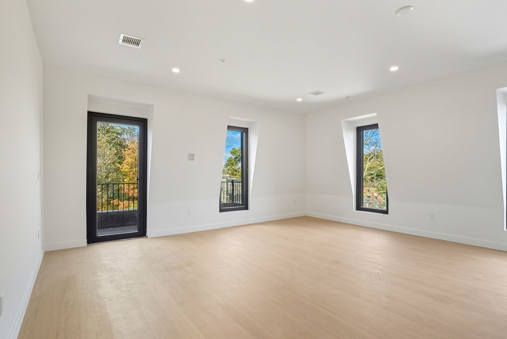 22 High Street Unit: PH11