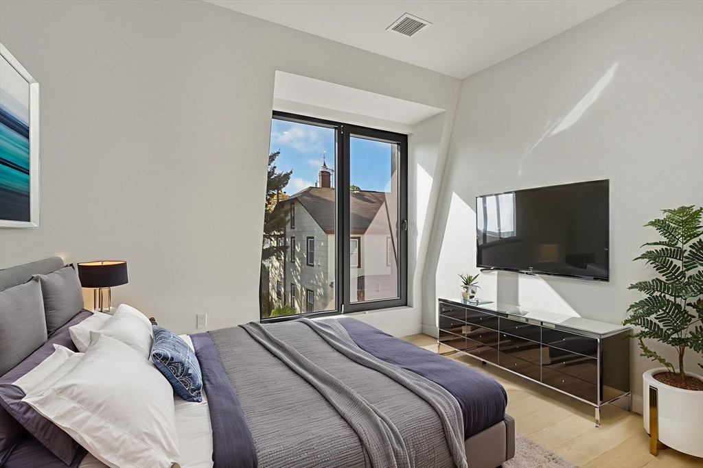 22 High Street Unit: PH11