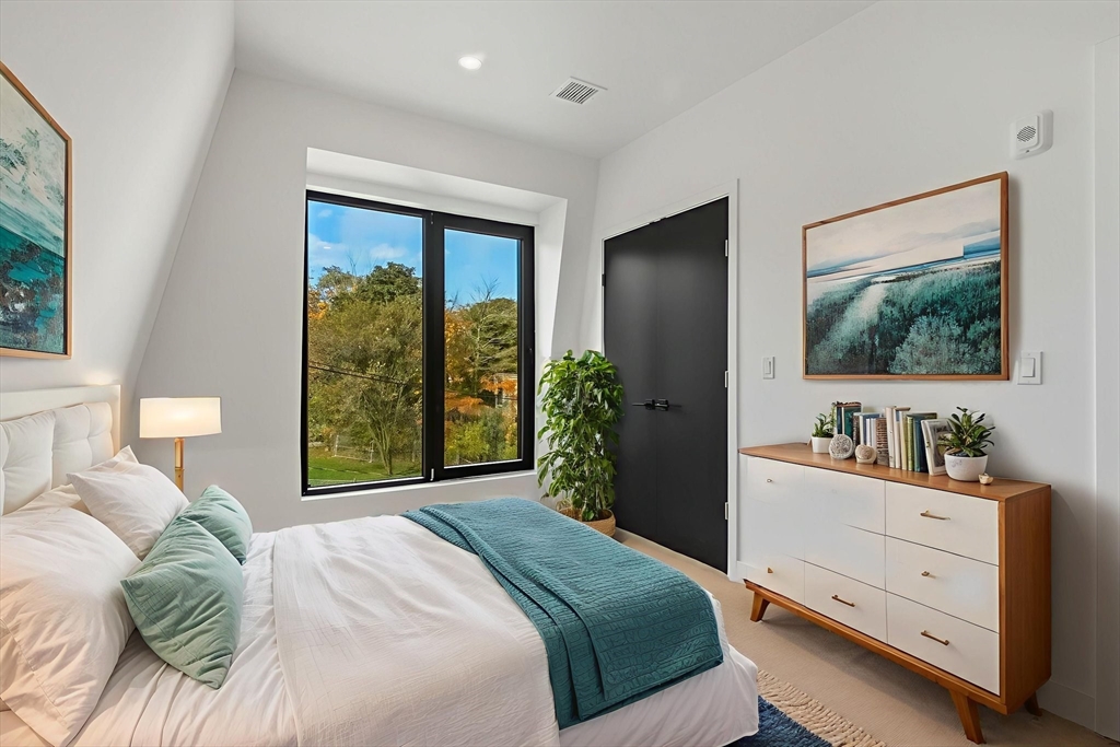 22 High Street Unit: PH11