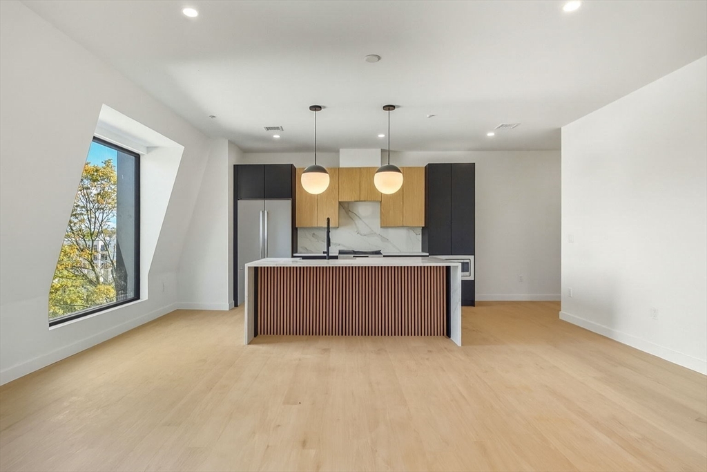 22 High Street Unit: PH11