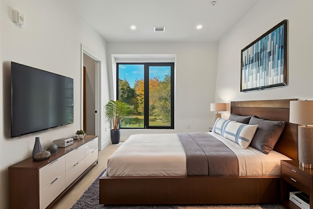 22 High Street Unit: PH11