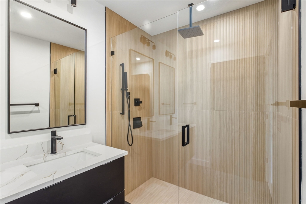 22 High Street Unit: PH11