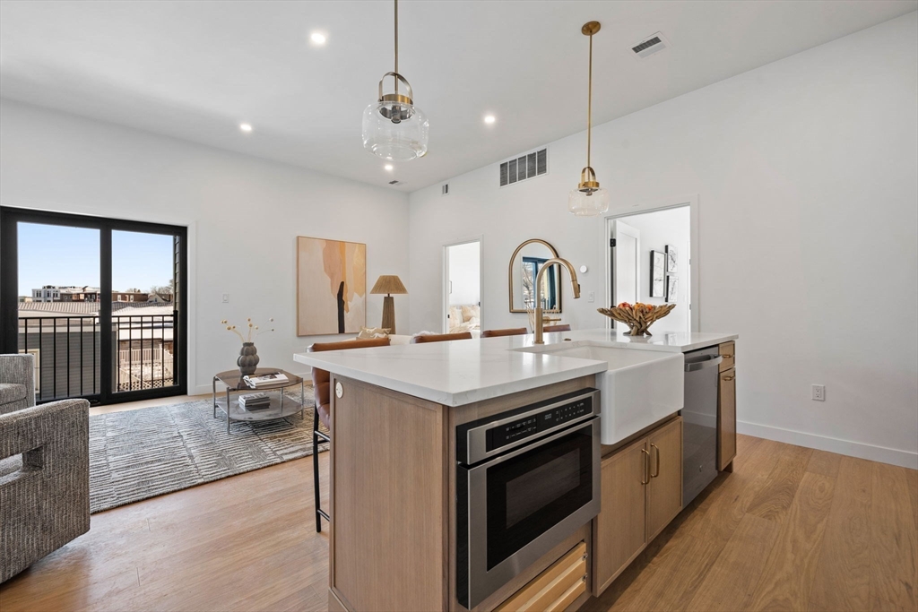 125 Addison Street # 206