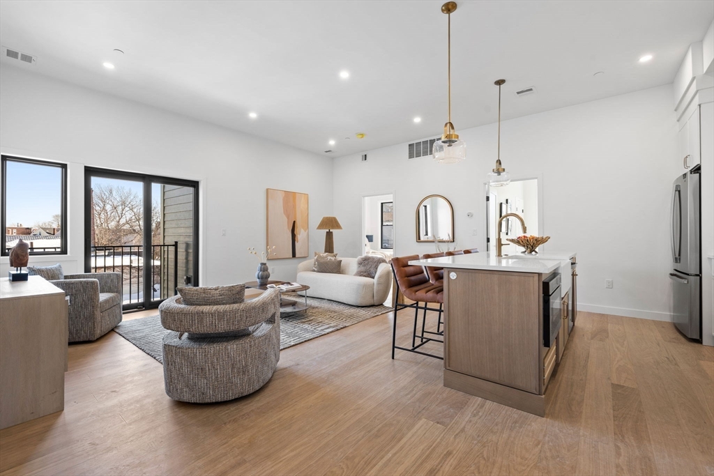 125 Addison Street # 206