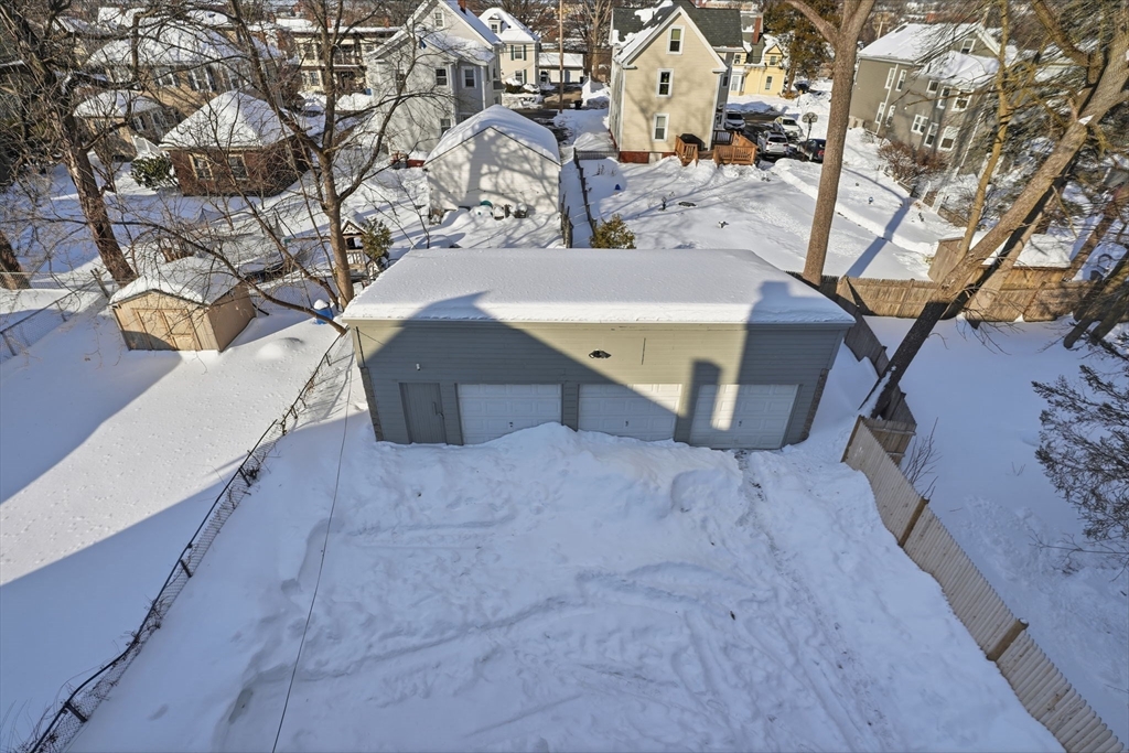 27 Carleton Ave