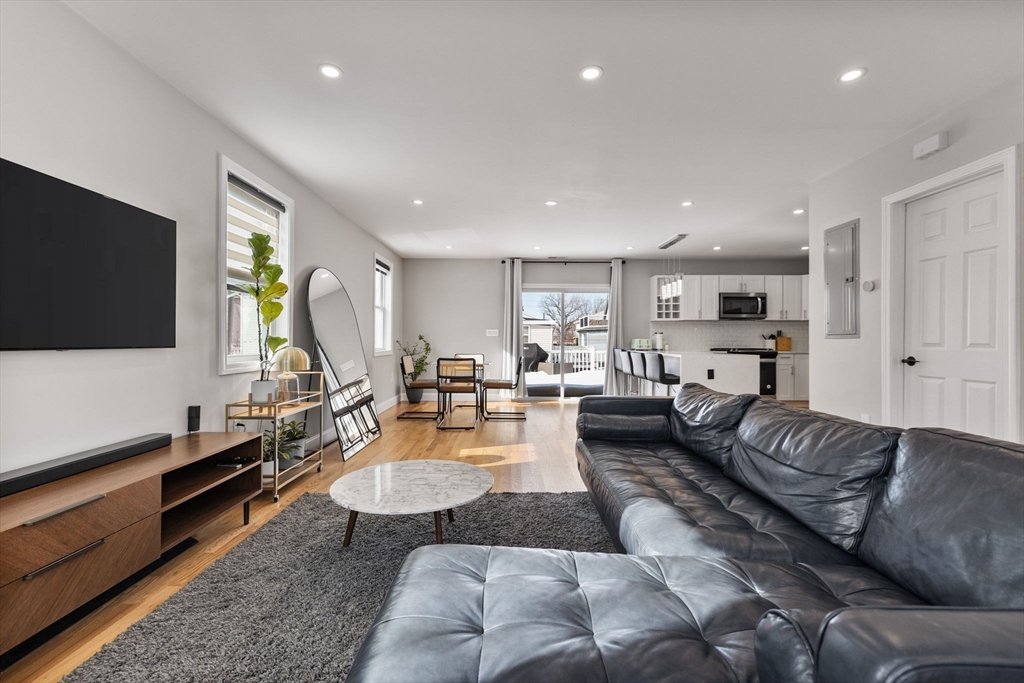 35 Arcadia St