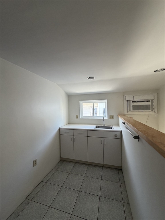 52 Jefferson Ave # 1