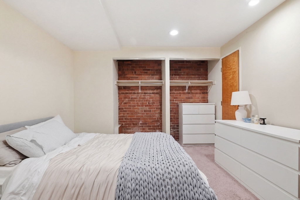 103 Gainsborough # 104