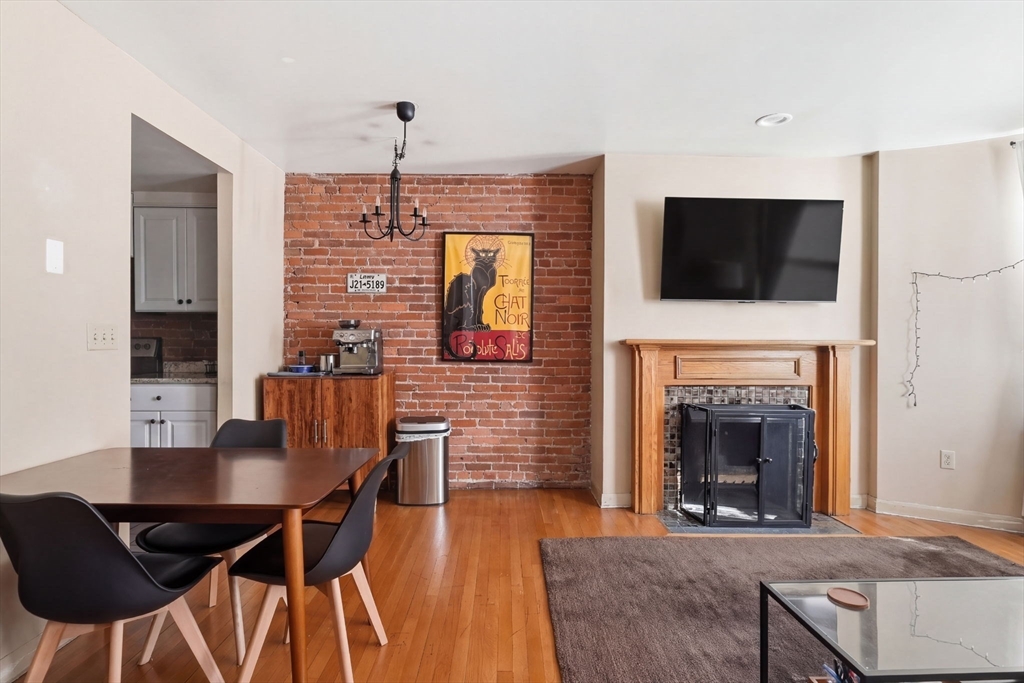 103 Gainsborough # 104