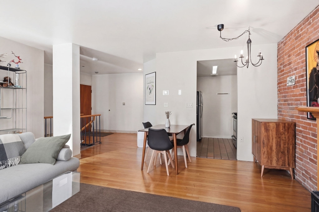 103 Gainsborough # 104