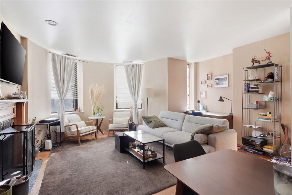 103 Gainsborough # 104