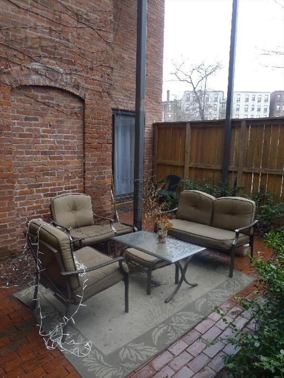 102 Gainsborough # 005E