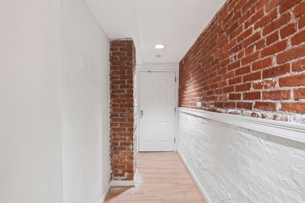 102 Gainsborough # 005E