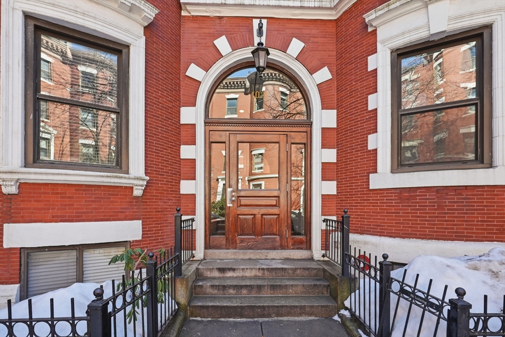 102 Gainsborough # 005E