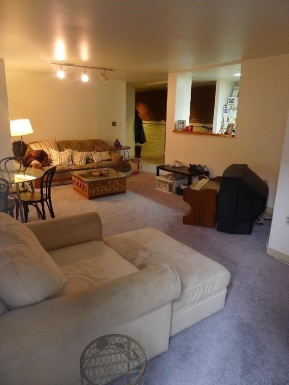 102 Gainsborough # 005E