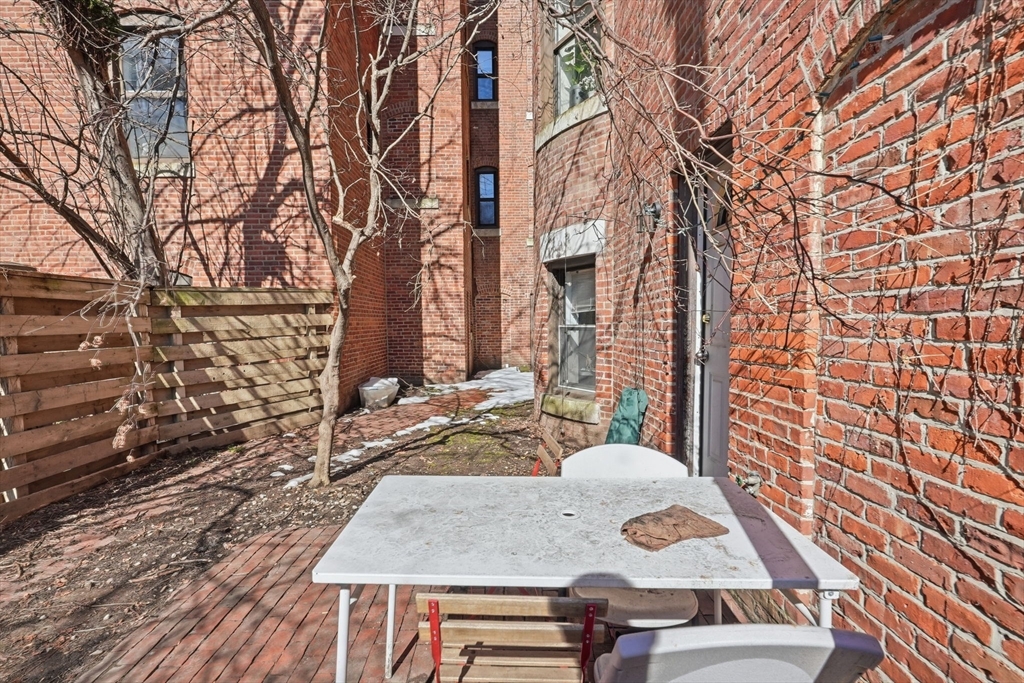 102 Gainsborough # 005E