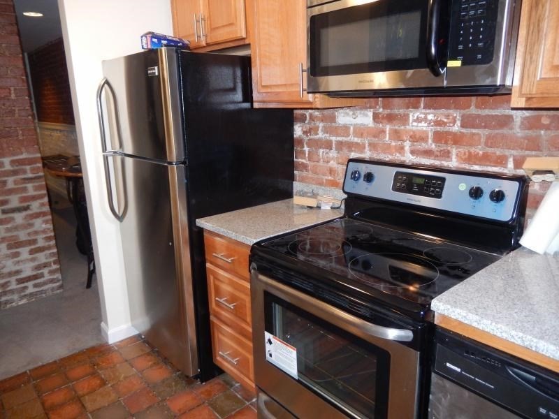 102 Gainsborough # 005E