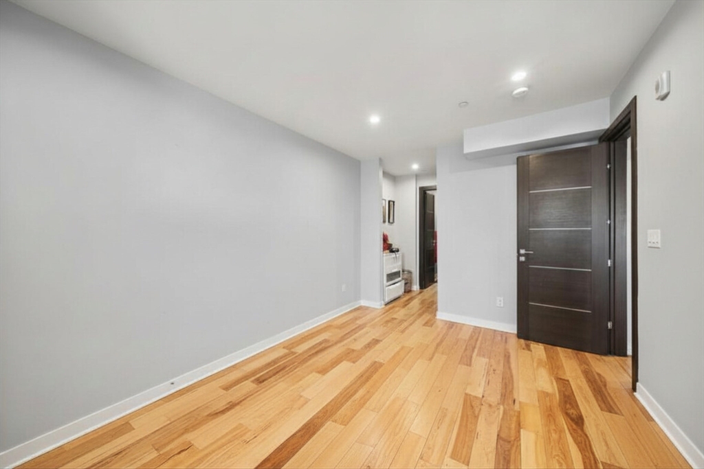 39 Lexington St # 5
