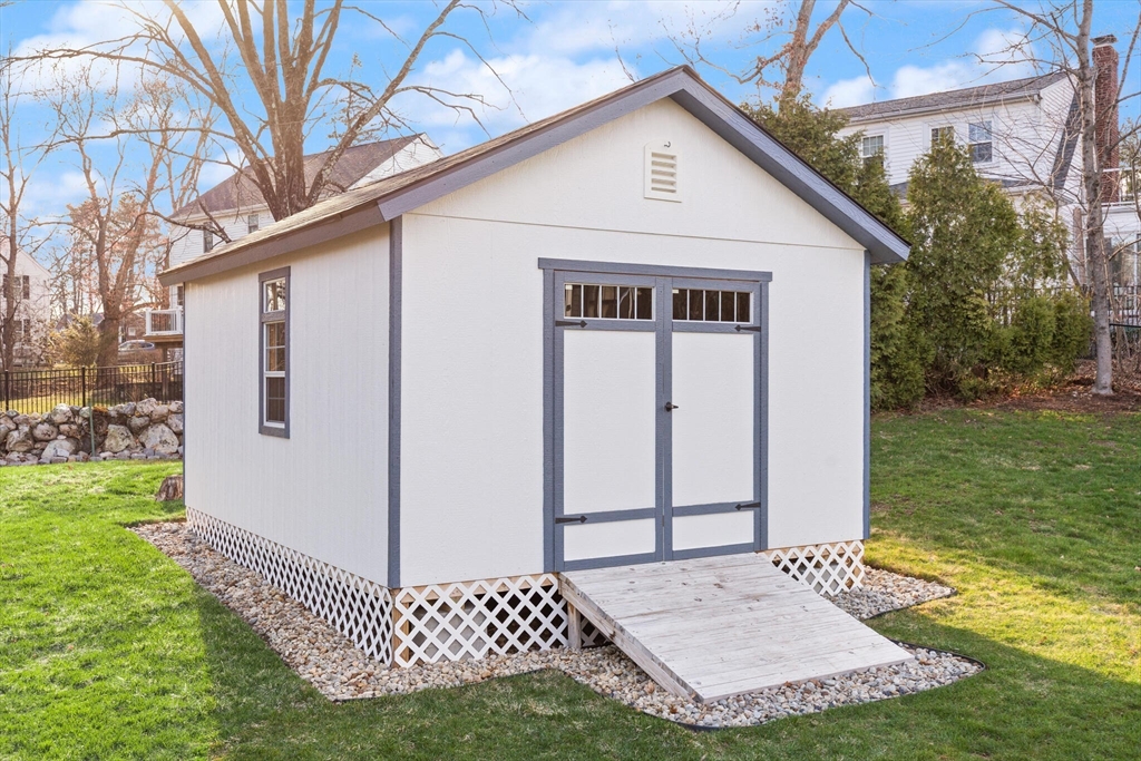 11 Hoover Rd