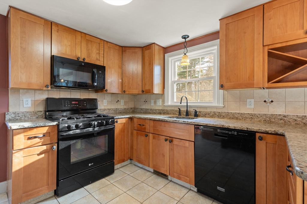 11 Hoover Rd
