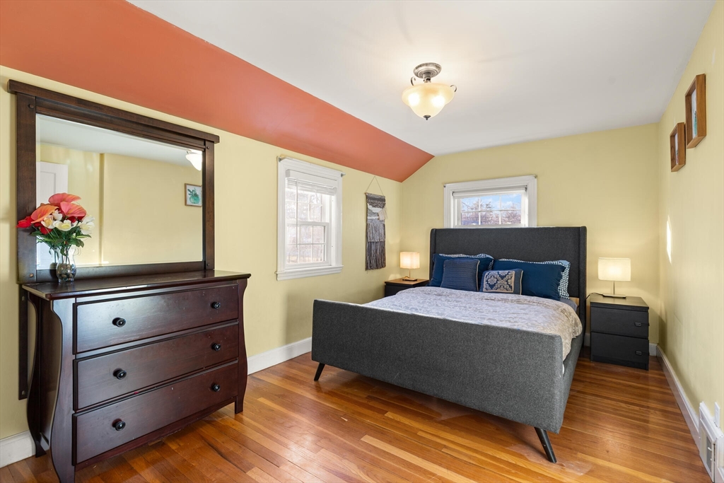 11 Hoover Rd