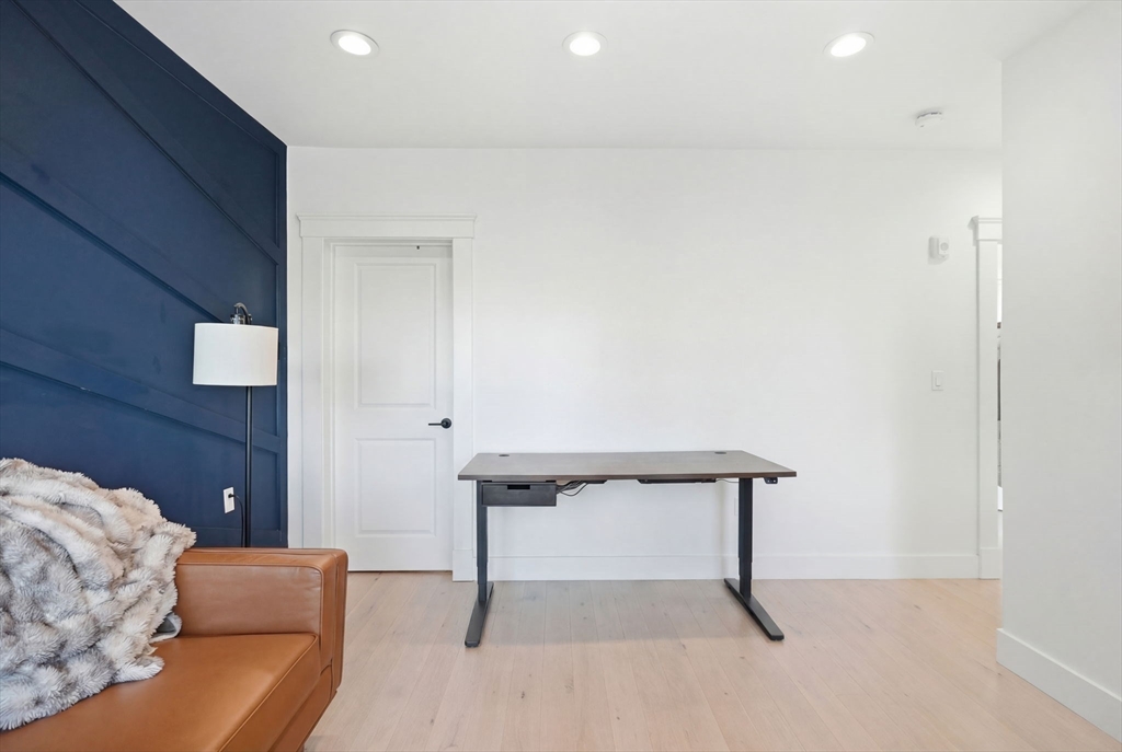 331 Chelsea St # 3