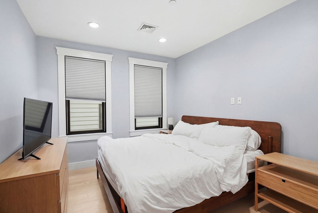 331 Chelsea St # 3