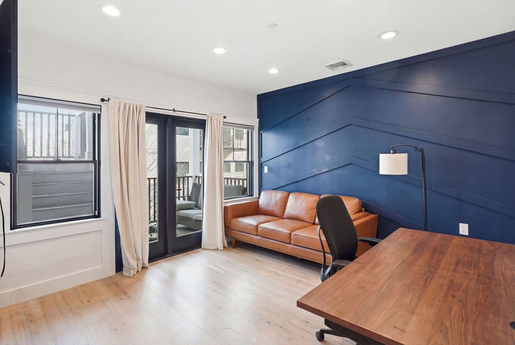 331 Chelsea St # 3