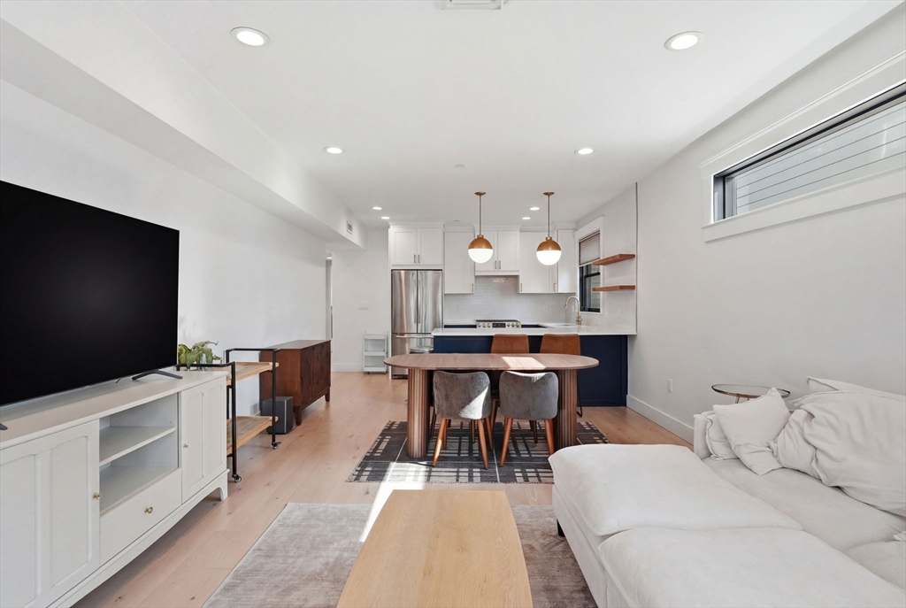 331 Chelsea St # 3