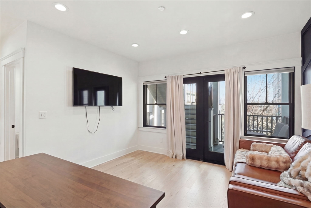 331 Chelsea St # 3