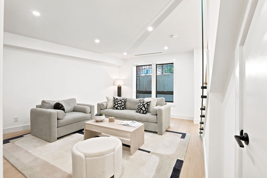 24 Newell St