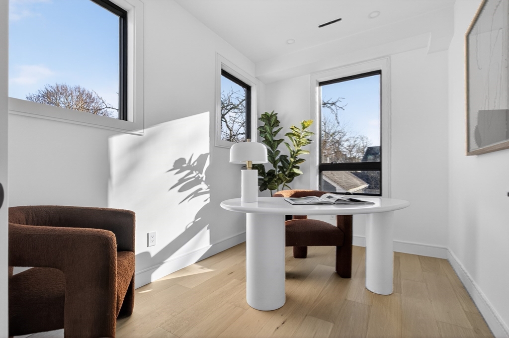 24 Newell St