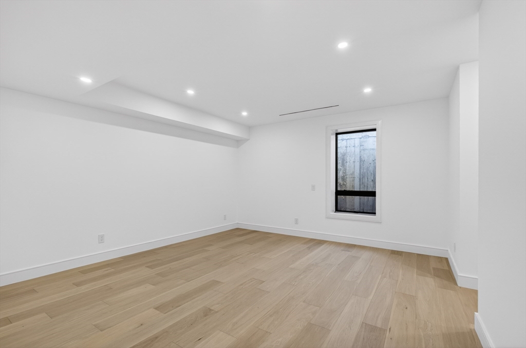 24 Newell St