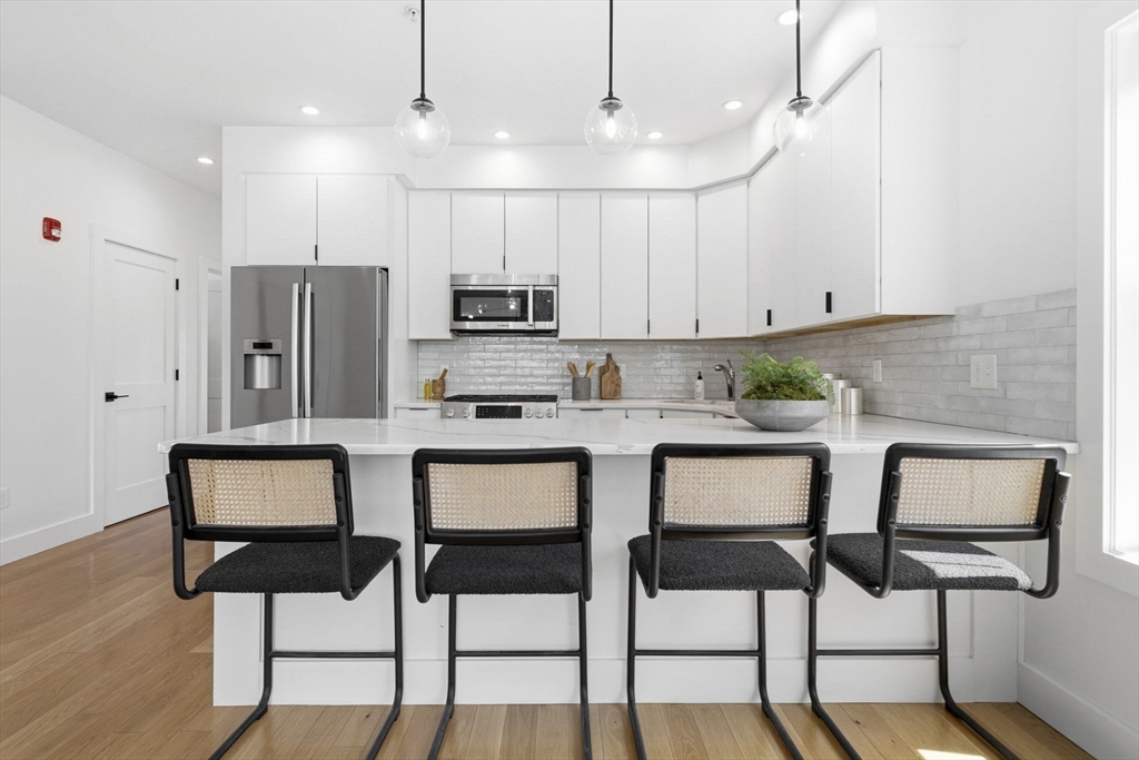 87 Madison Ave # 3