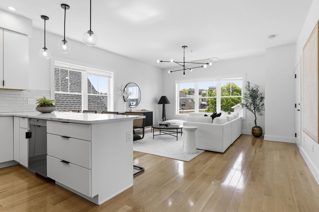 87 Madison Ave # 3
