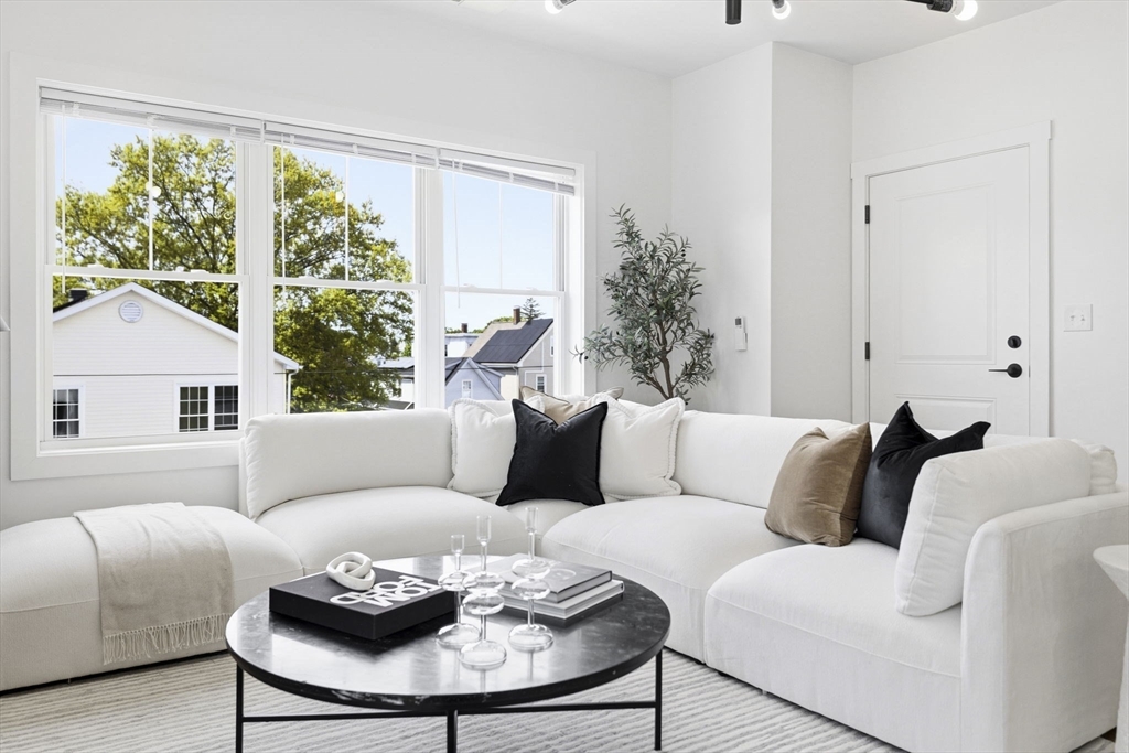 87 Madison Ave # 3