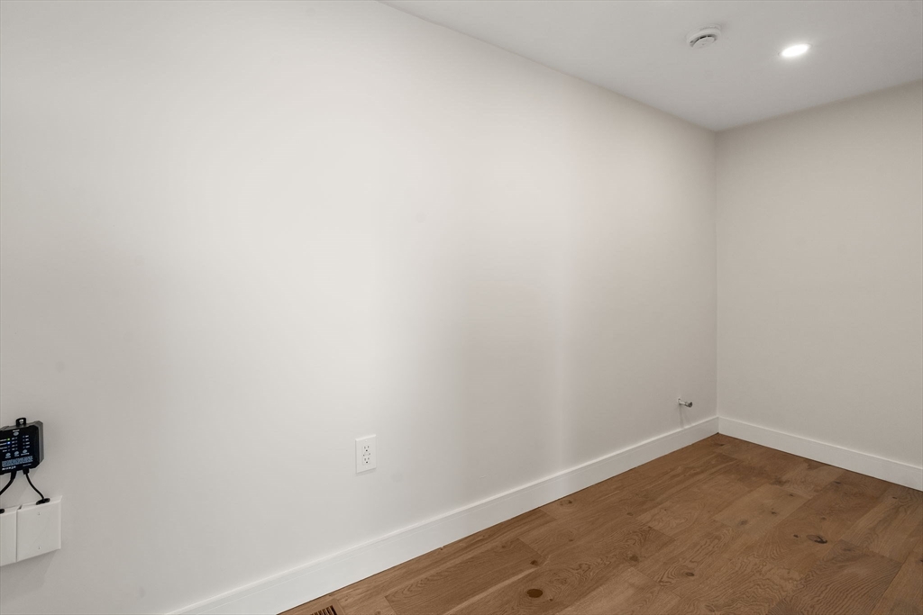 11 Billow Ave # 11