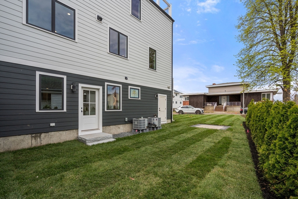 11 Billow Ave # 11