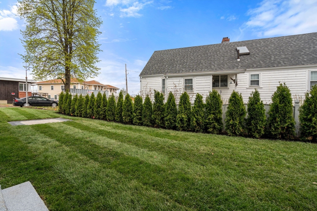 11 Billow Ave # 11